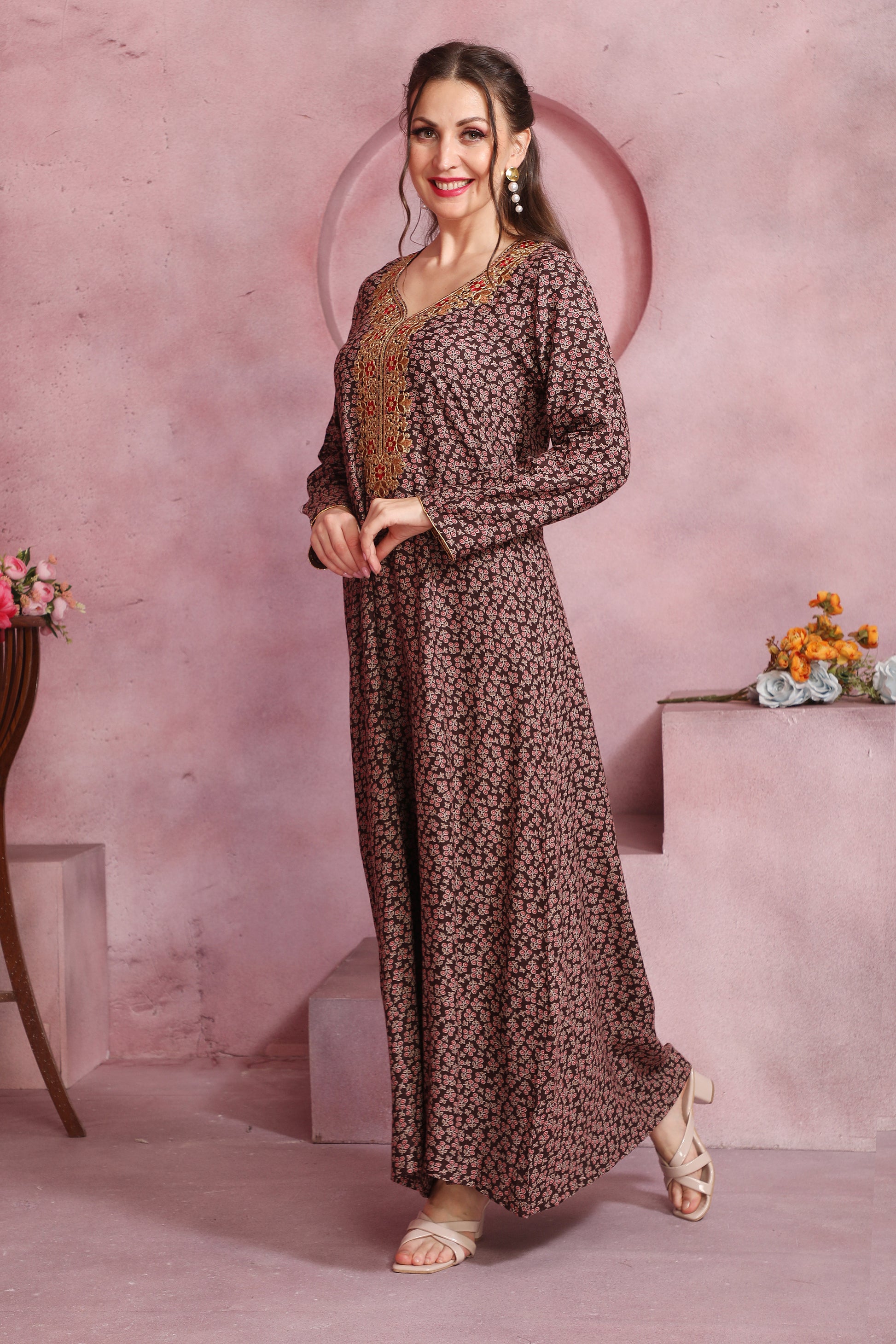 Stylish Brown Kaftan with Floral Print and Embroidered Neckline – Lightweight Alpine Dress